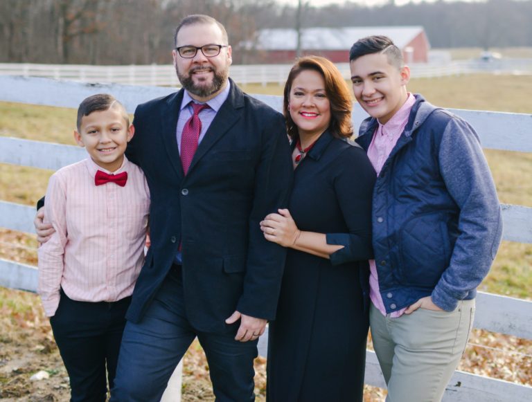NievesFamily-9-e1505438660158-768×581 Nieves Family